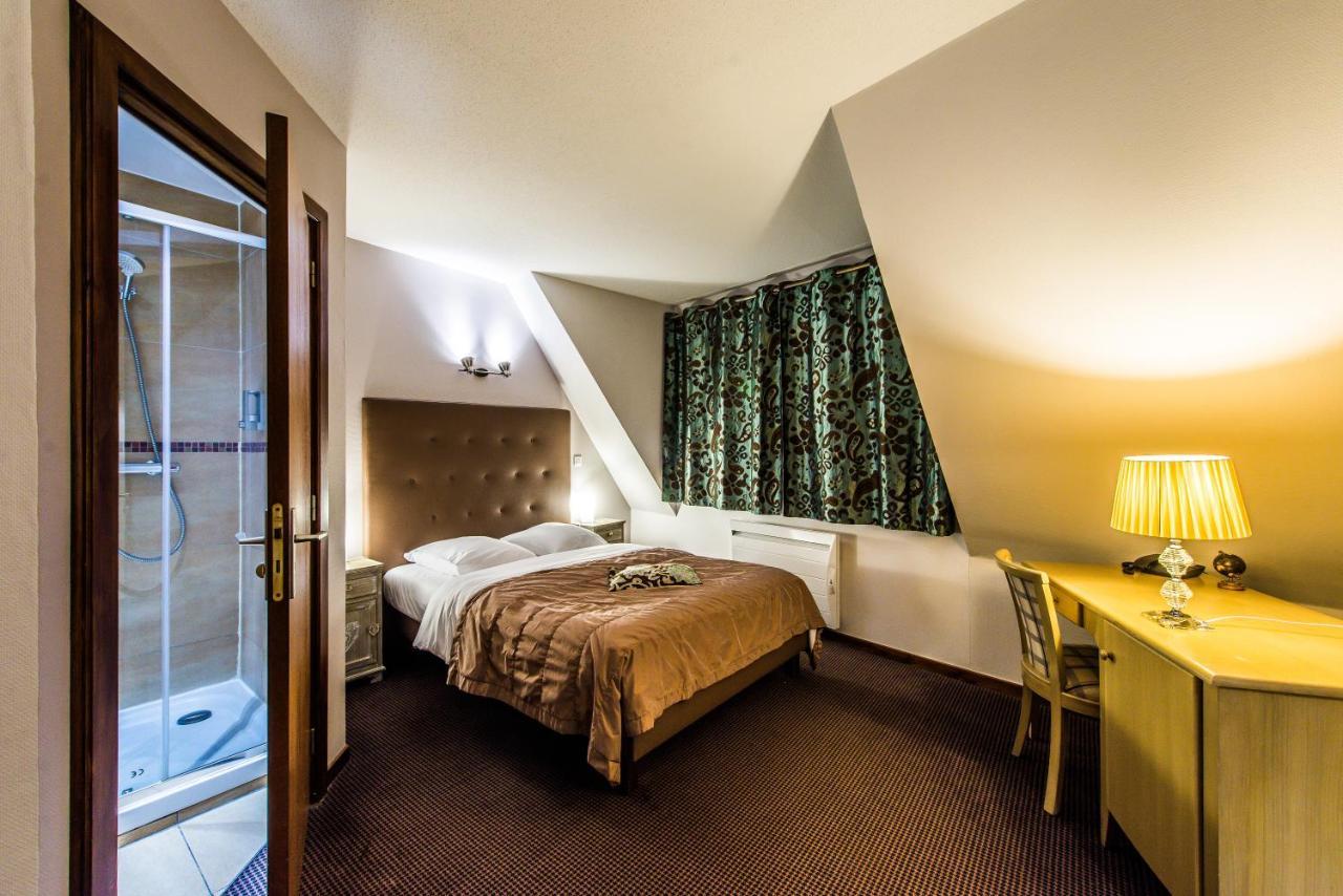 Hotel Au Lion รีโบวิลเล ภายนอก รูปภาพ