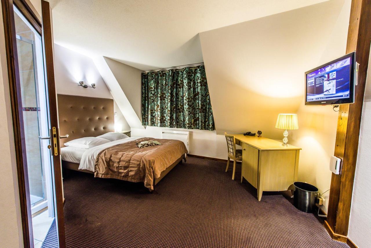 Hotel Au Lion รีโบวิลเล ภายนอก รูปภาพ