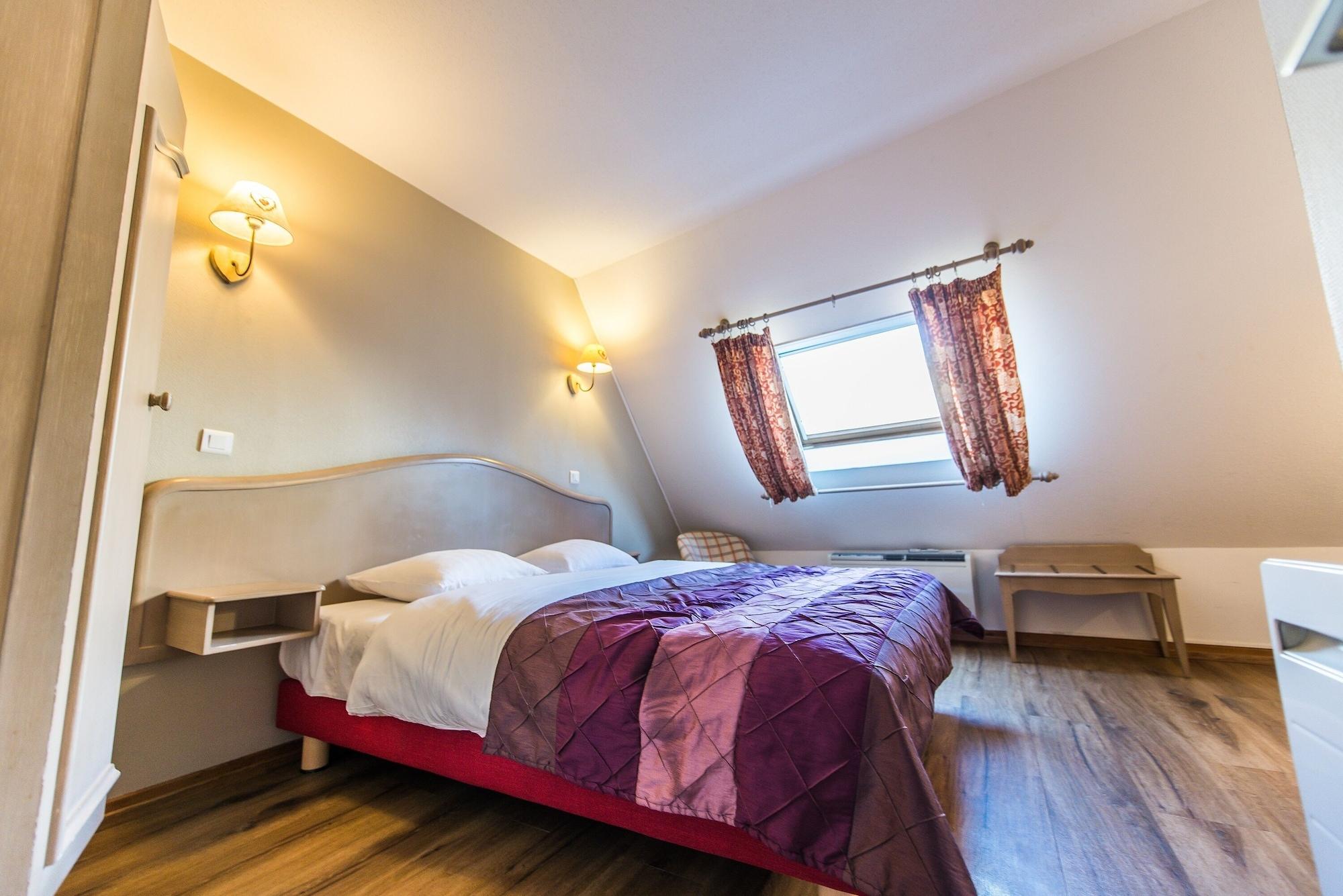 Hotel Au Lion รีโบวิลเล ภายนอก รูปภาพ