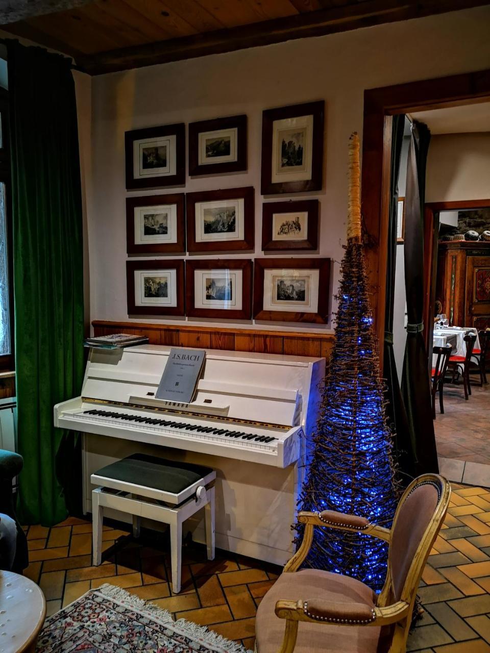 Hotel Au Lion รีโบวิลเล ภายนอก รูปภาพ